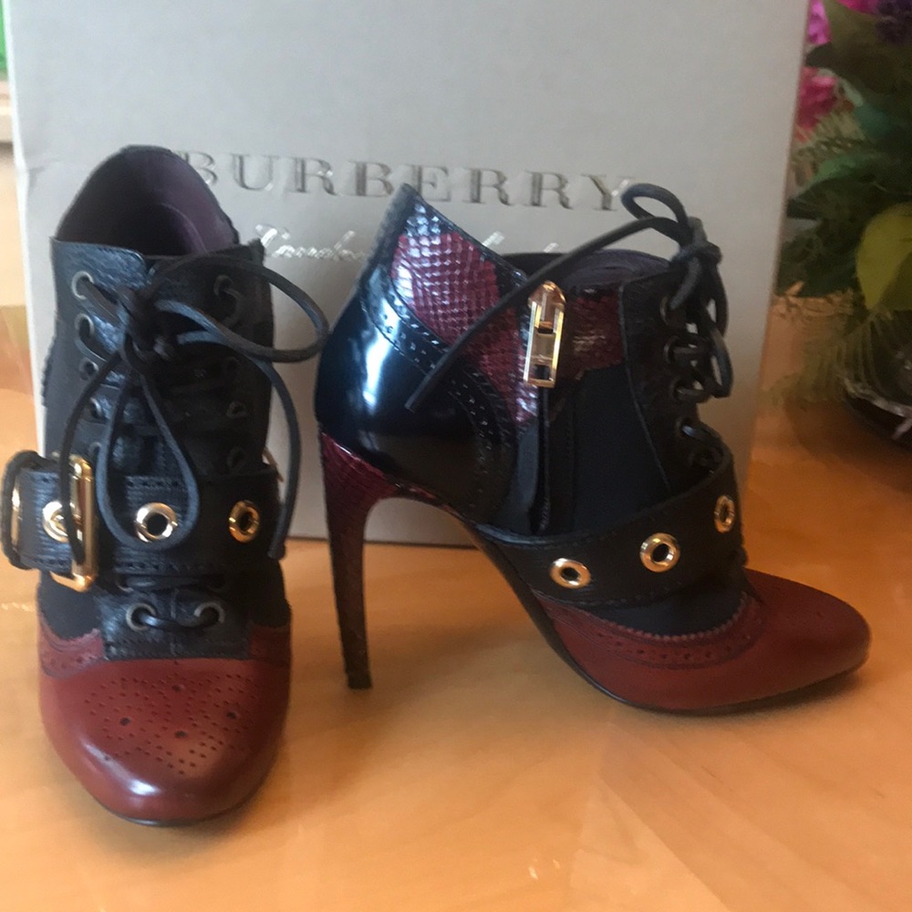 BURBERRY AUTHENTIC, SIZE 35.5 (5.5) high hill 4”